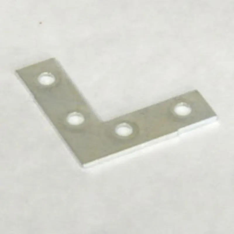 Ofertă exclusivă Colț metalic plat 40x40 mm / 100 buc