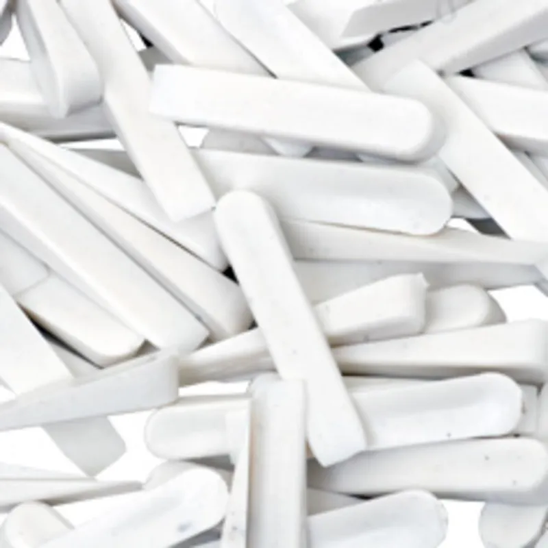 Promoție Pene din plastic 0-4mm 100 buc.