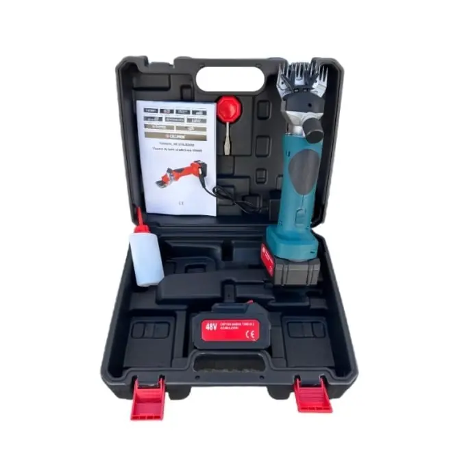 Ieftin Masina de tuns oi, Campion CMP1556, 1000W, cu 2 acumulatori 48V, 6000mAh, fara fir, accesorii incluse, valiza de transport, CAMPION CMP1556B