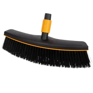 Ofertă exclusivă Mătură FISKARS QUIKFIT pentru terase de 40 cm 1001416